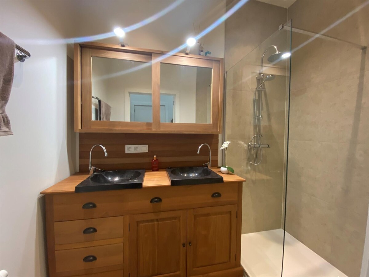 Recent ruim tuinappartement met 2 slaapkamers 