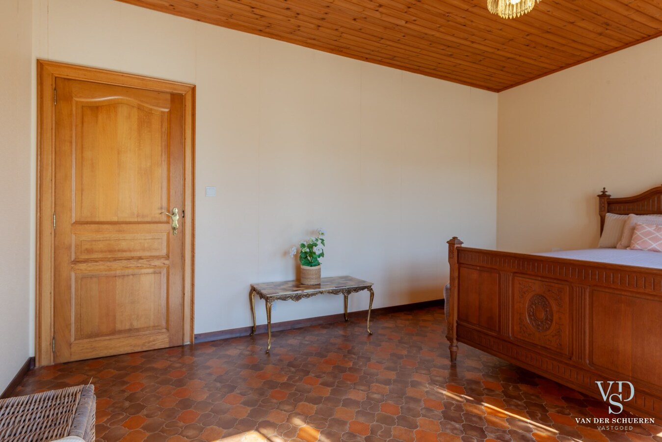 Exceptioneel landhuis met bijgebouw in groene omgeving 