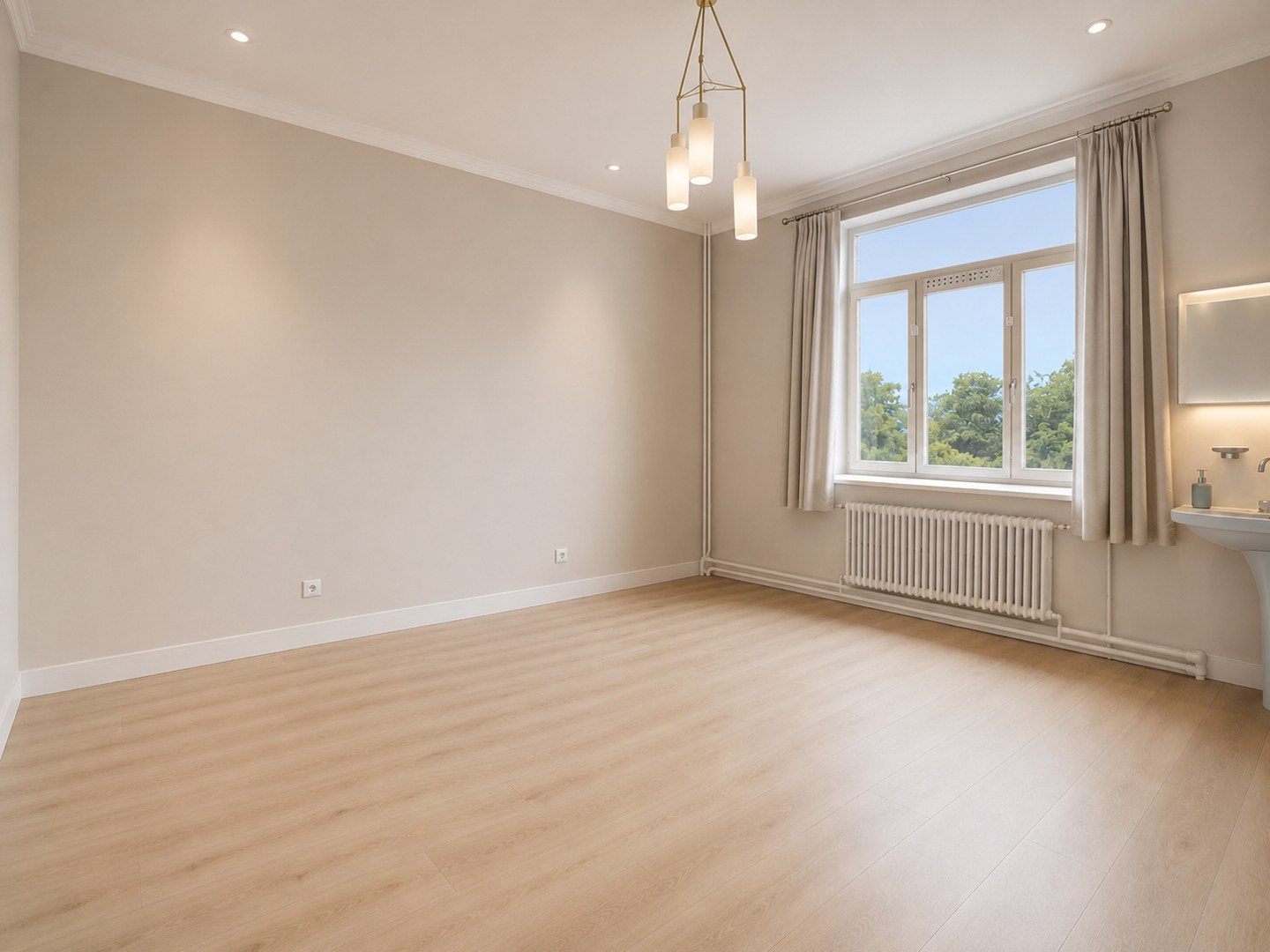 Te renoveren woning met veel op potentieel op topligging. 