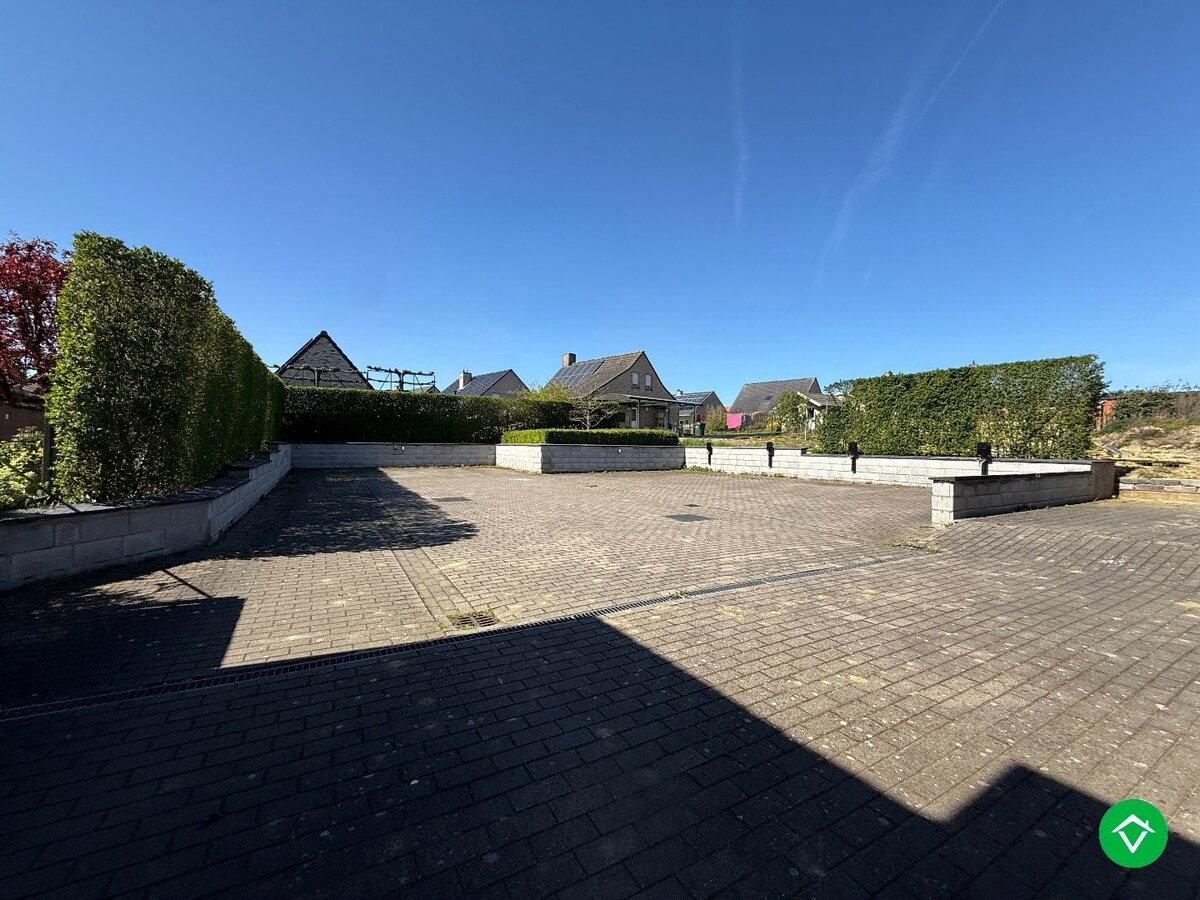 Duplexappartement met twee slaapkamers, zonneterras en parking te Moorslede 