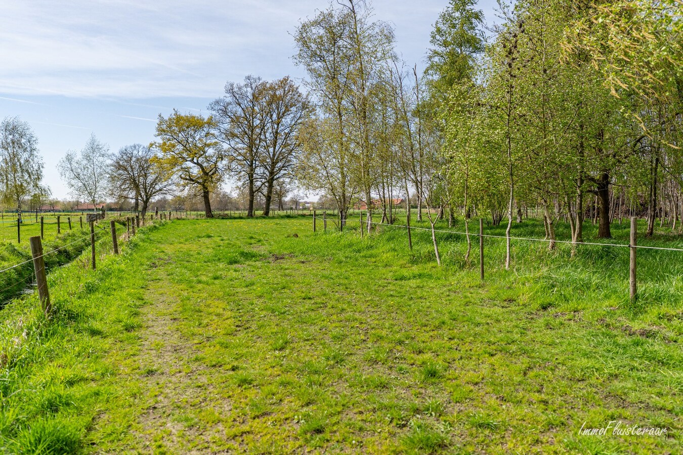 Woning met stalgebouwen en buitenpiste op ca. 6ha te Bocholt 