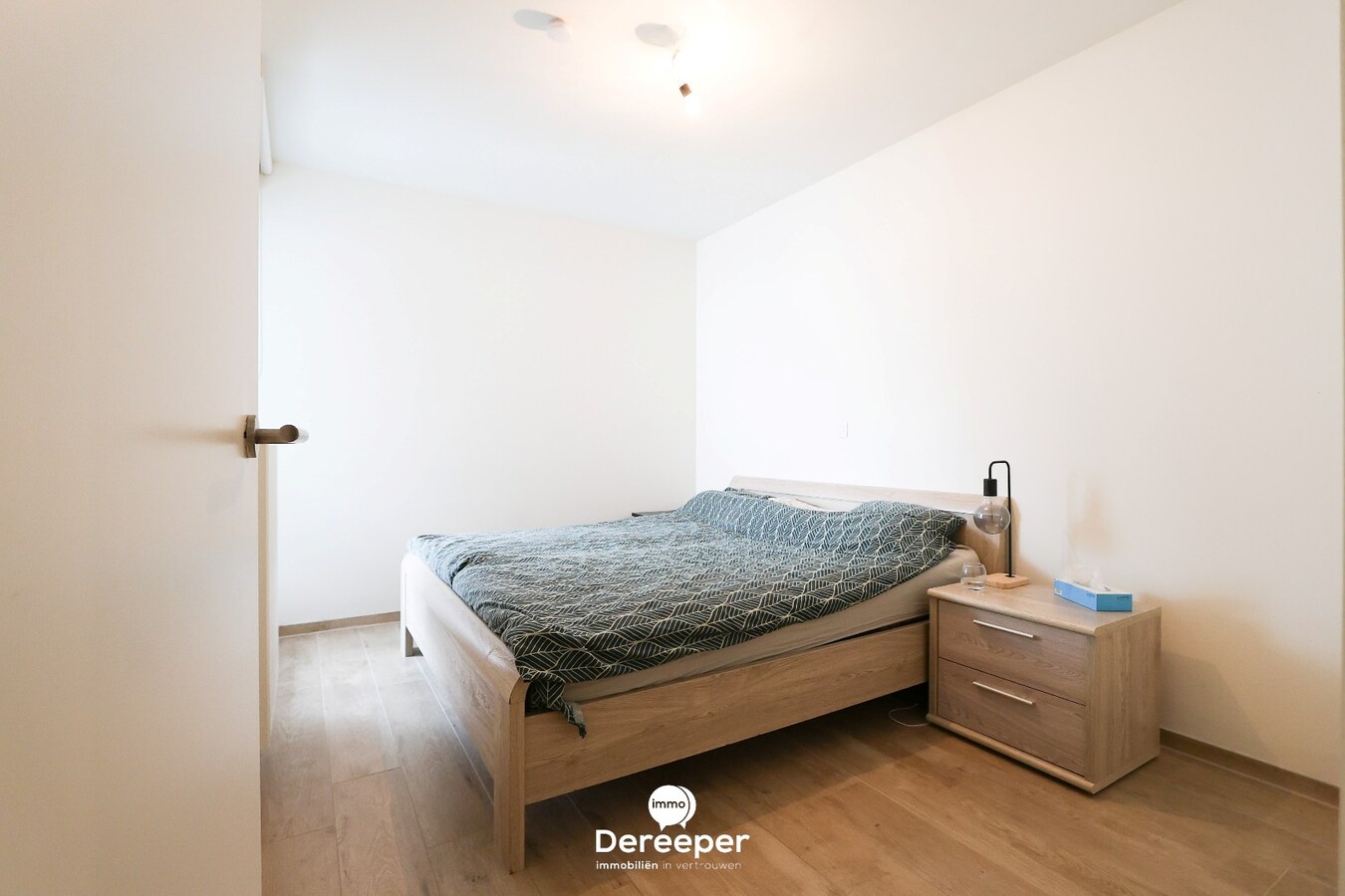 RUIM 3-SLAAPKAMERAPPARTEMENT MET 2 TERRASSEN EN UITZICHT OP DE MARKT VAN TORHOUT 
