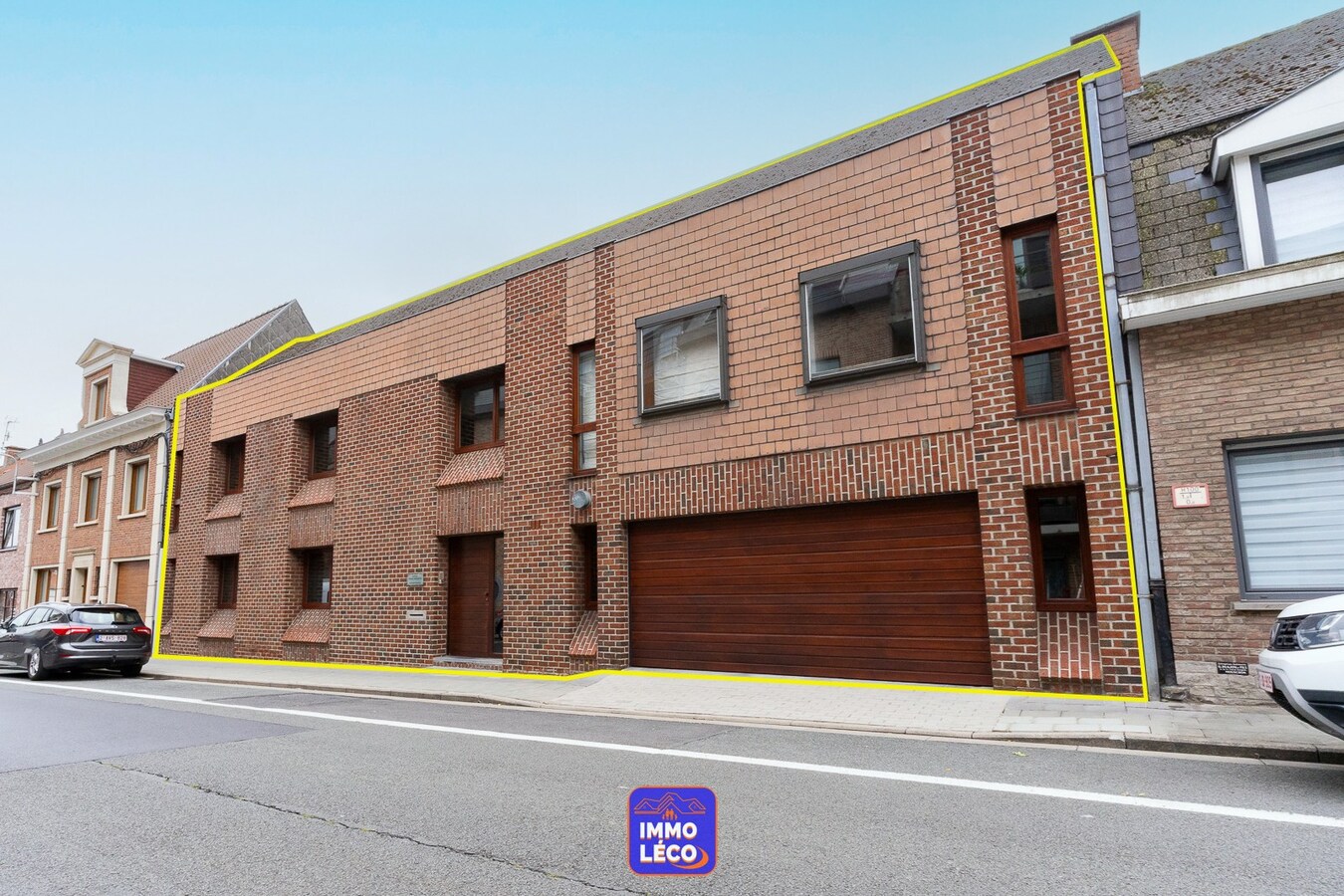 Maison d'architecte avec profession libérale, double garage, jardin, CENTRE-VILLE ! 