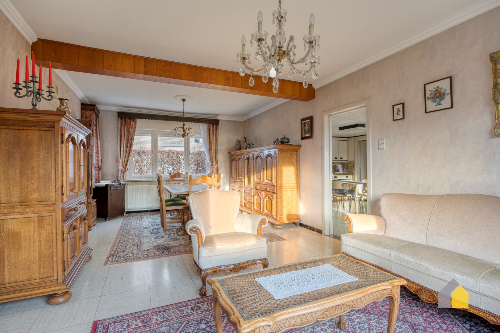 Op te frissen woning met 4 slpk op ruim perceel van 9 a 78 ca. 