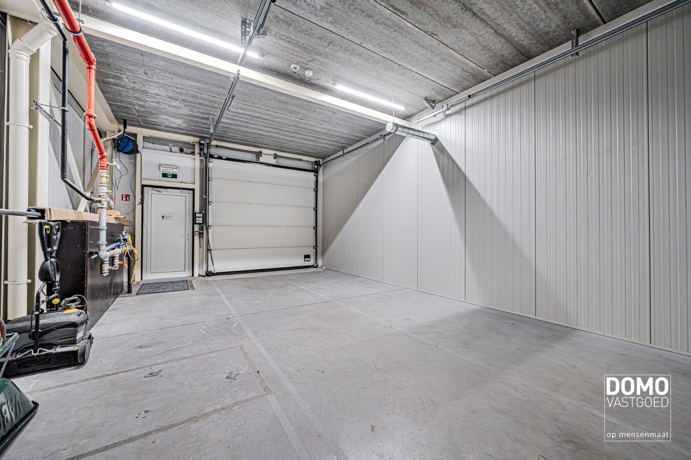 INNOVATIEVE RUIMTE MET LABO, LOGISTIEKE VOORZIENINGEN EN RESEARCH &amp; DEVELOPMENT IN EEN ECO-BEDRIJFSGEBOUW TE PAAL 