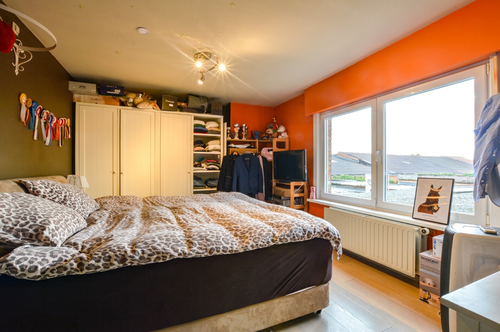 Ruime handelswoning in het centrum van Aartrijke 