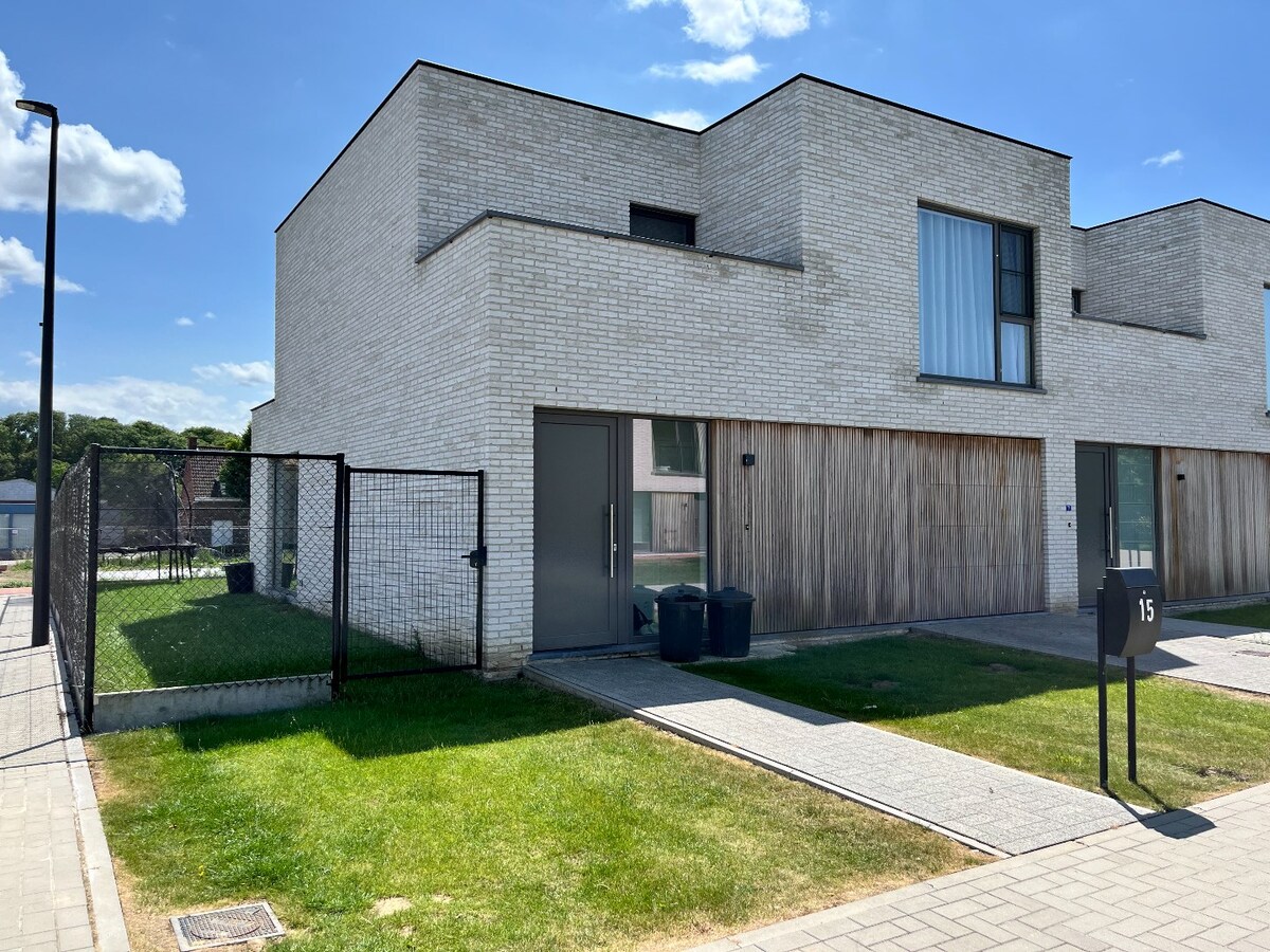 Energiezuinige nieuwbouwwoning met 3 slaapkamers en garage te Houthulst 