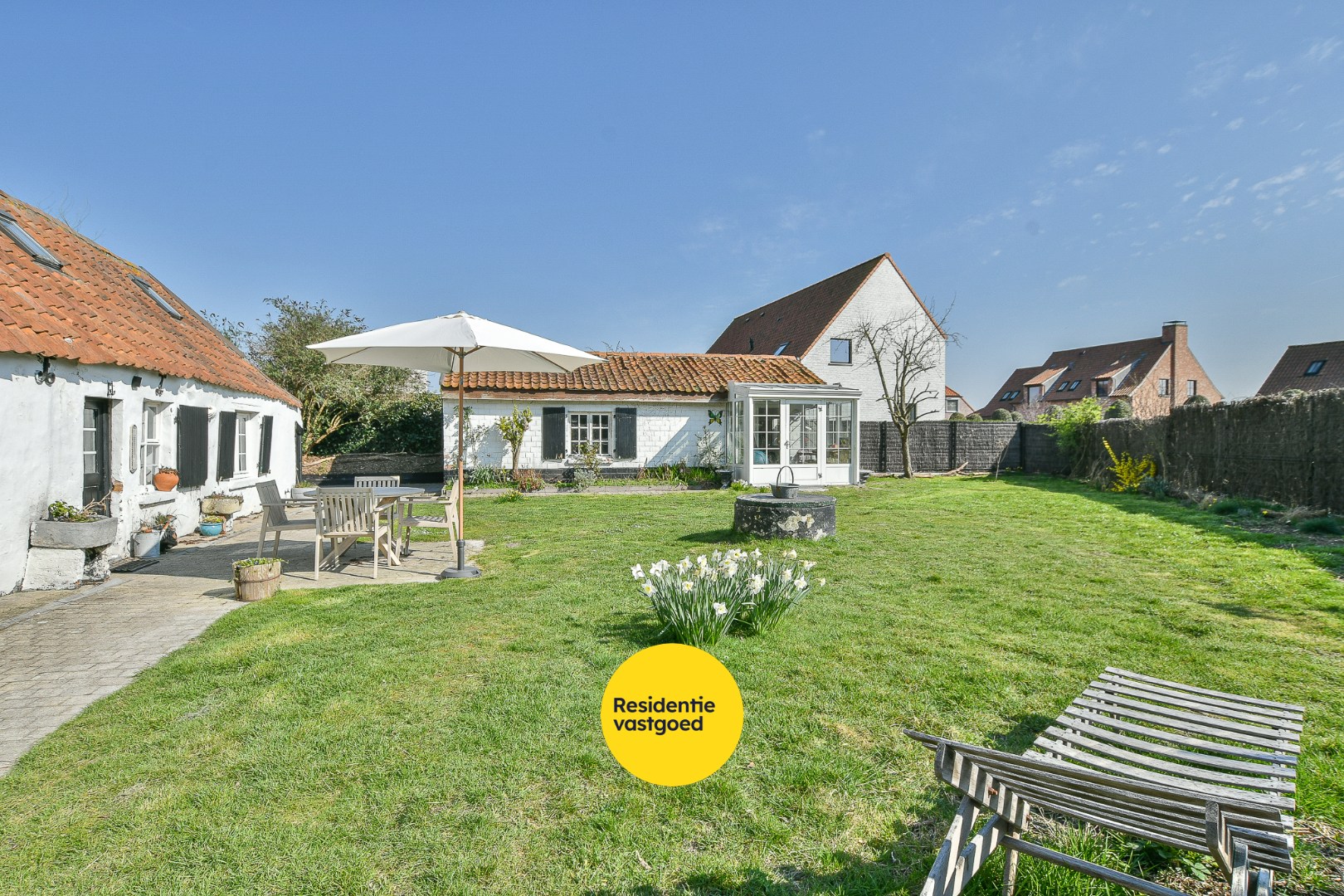 Charmante hoeve op 709m² in bosrijke omgeving aan de kust te koop! 