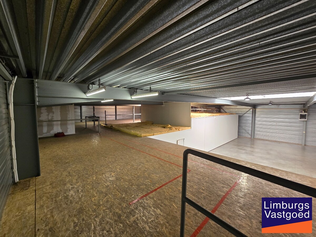 Bedrijfsgebouw - groot 831m² - centraal gelegen op het industrieterrein 
