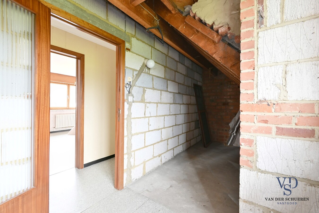 Degelijke eigendom met mogelijkheden 