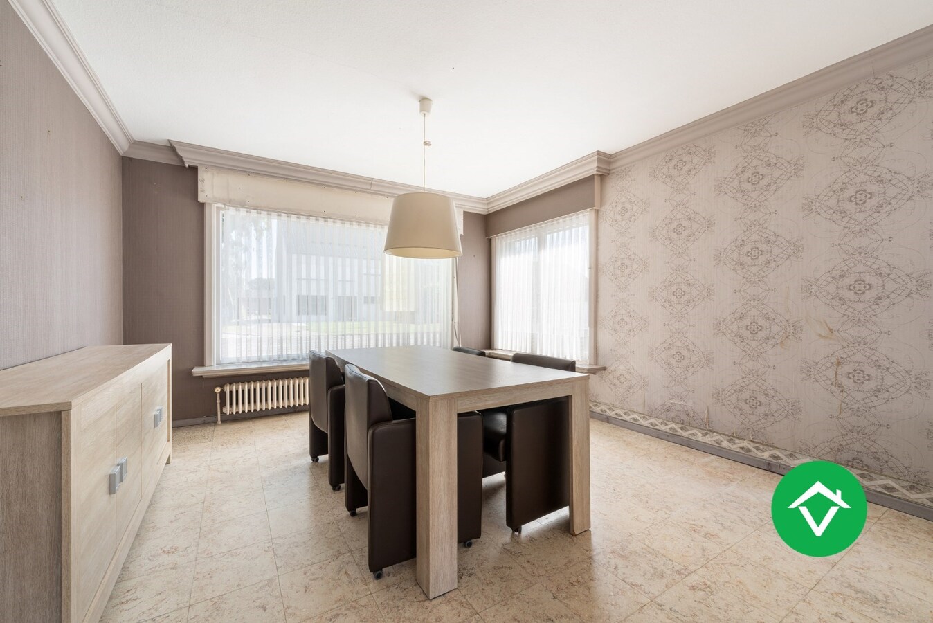 Instapklare woning met 4 slaapkamers en loods te Koekelare 