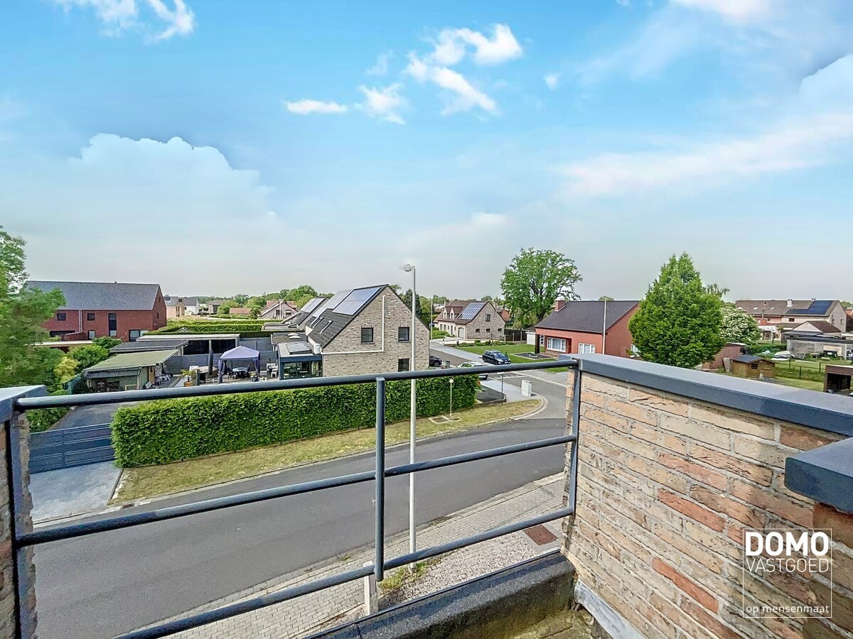 DUPLEX APPARTEMENT MET 2 SLAAPKAMERS EN 2 GARAGES TE DIEPENBEEK 