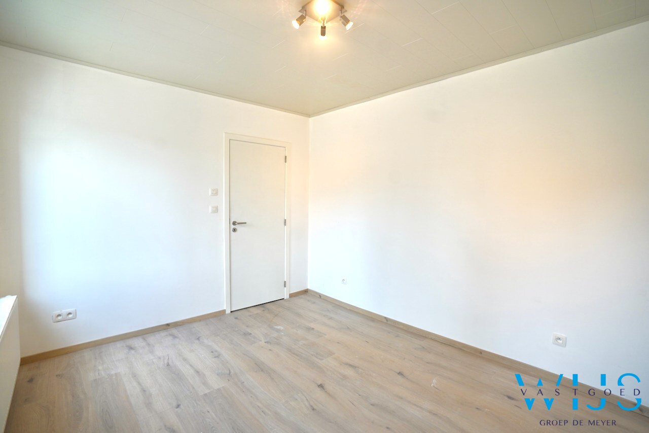 Volledig gerenoveerd woonhuis in hartje Kaprijke ! 