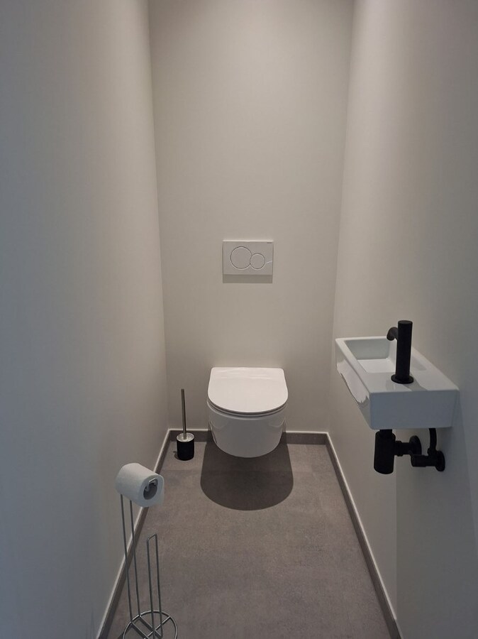 Toilet 1