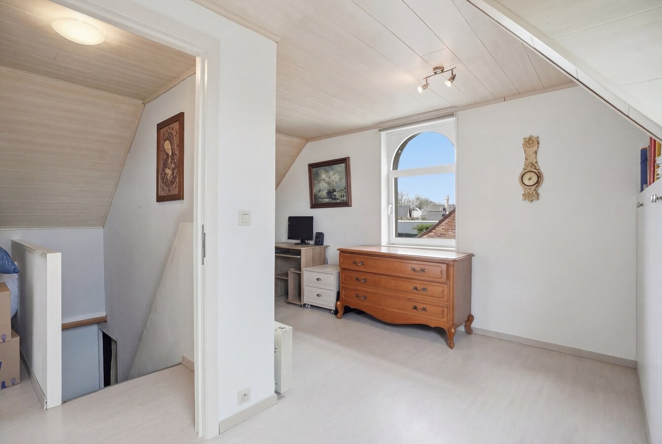 Rustig gelegen, alleenstaande woning op ruim perceel van 2210 m² 