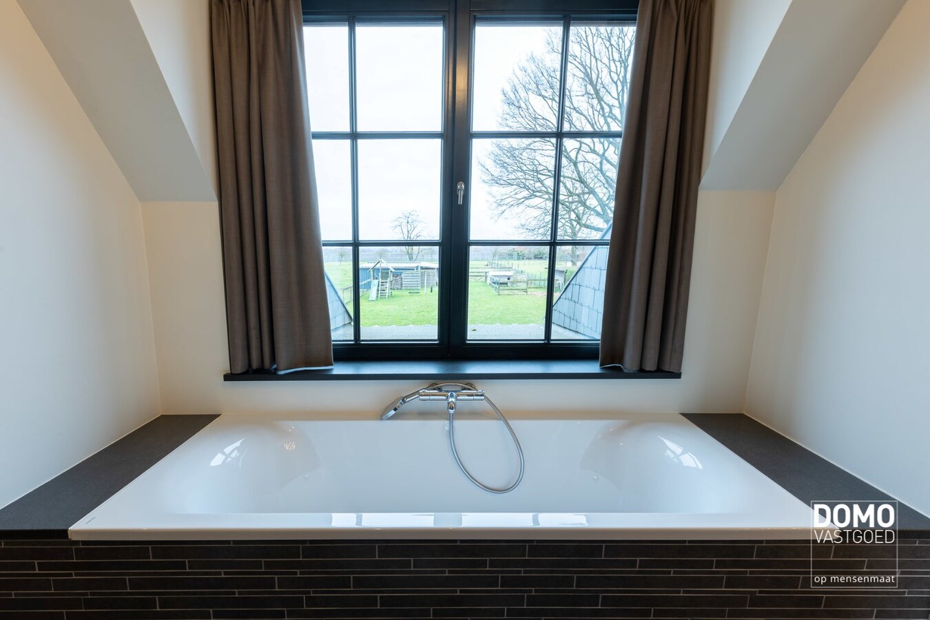 Prachtige gerenoveerde Hoeve met knap groen uitzicht in Herk-de-Stad 