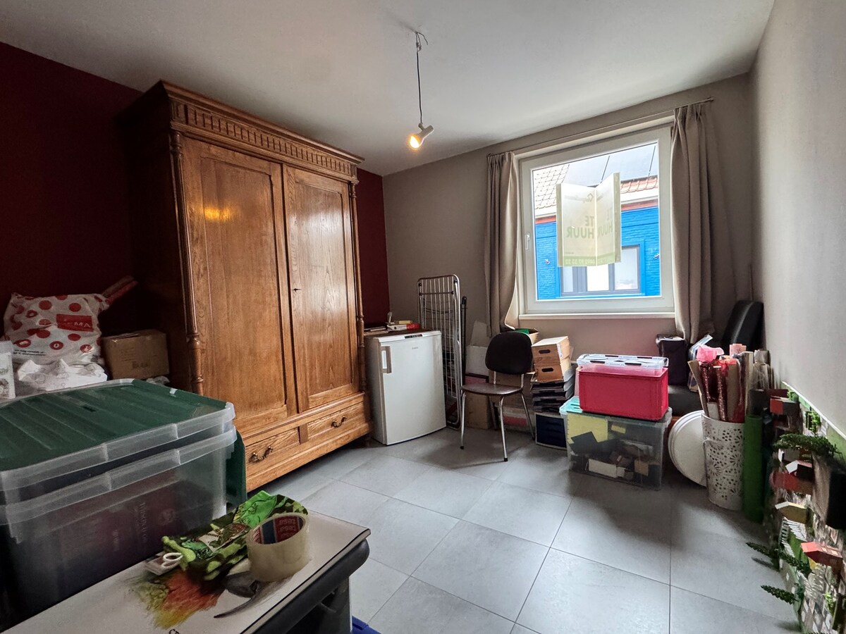 Instapklaar appartement met 2 slaapkamers en garage te Torhout 