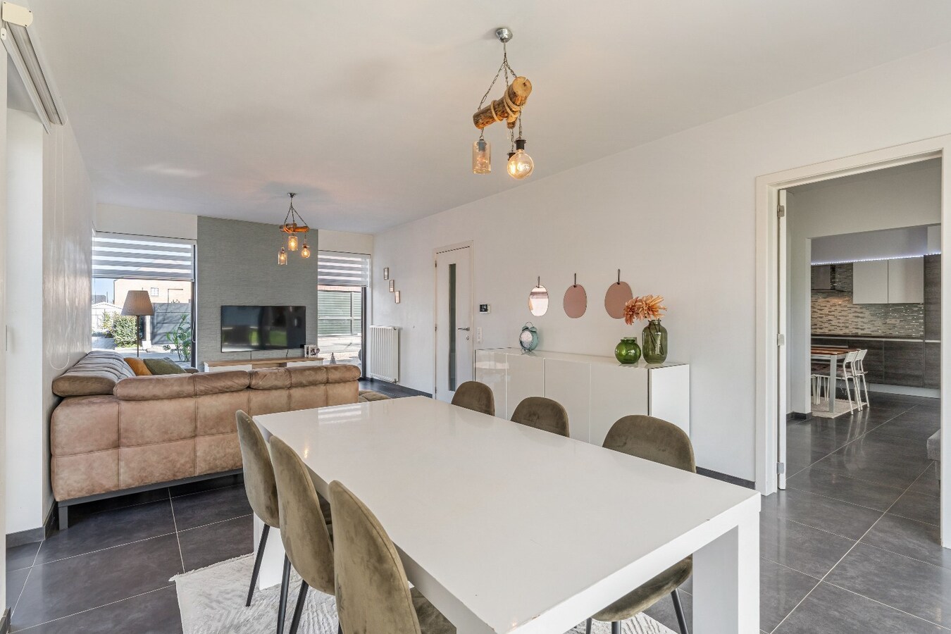 Duurzame gezinswoning met hedendaags energiecomfort, 3 slpk, ruim terras, tuin en achterliggende garage,. 