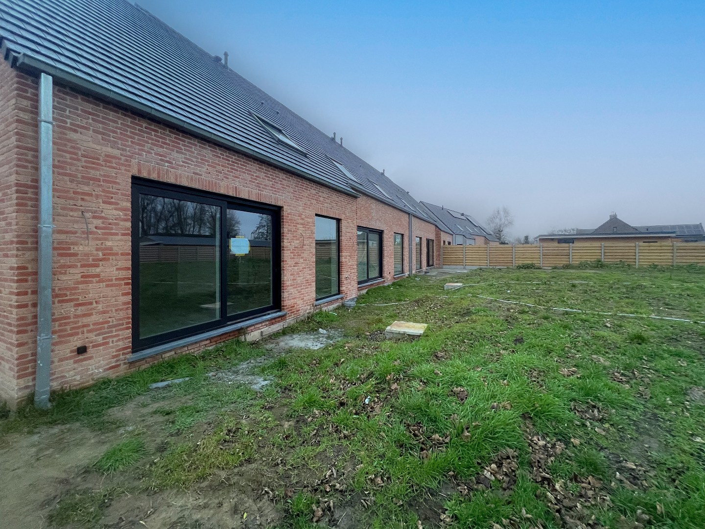 NIEUWBOUWZATERDAG 7/3 10u - 12u - ACTIE BTW WEG ERMEE! - Ruime 4-slaapkamer woning op boogscheut van centrum Eernegem 