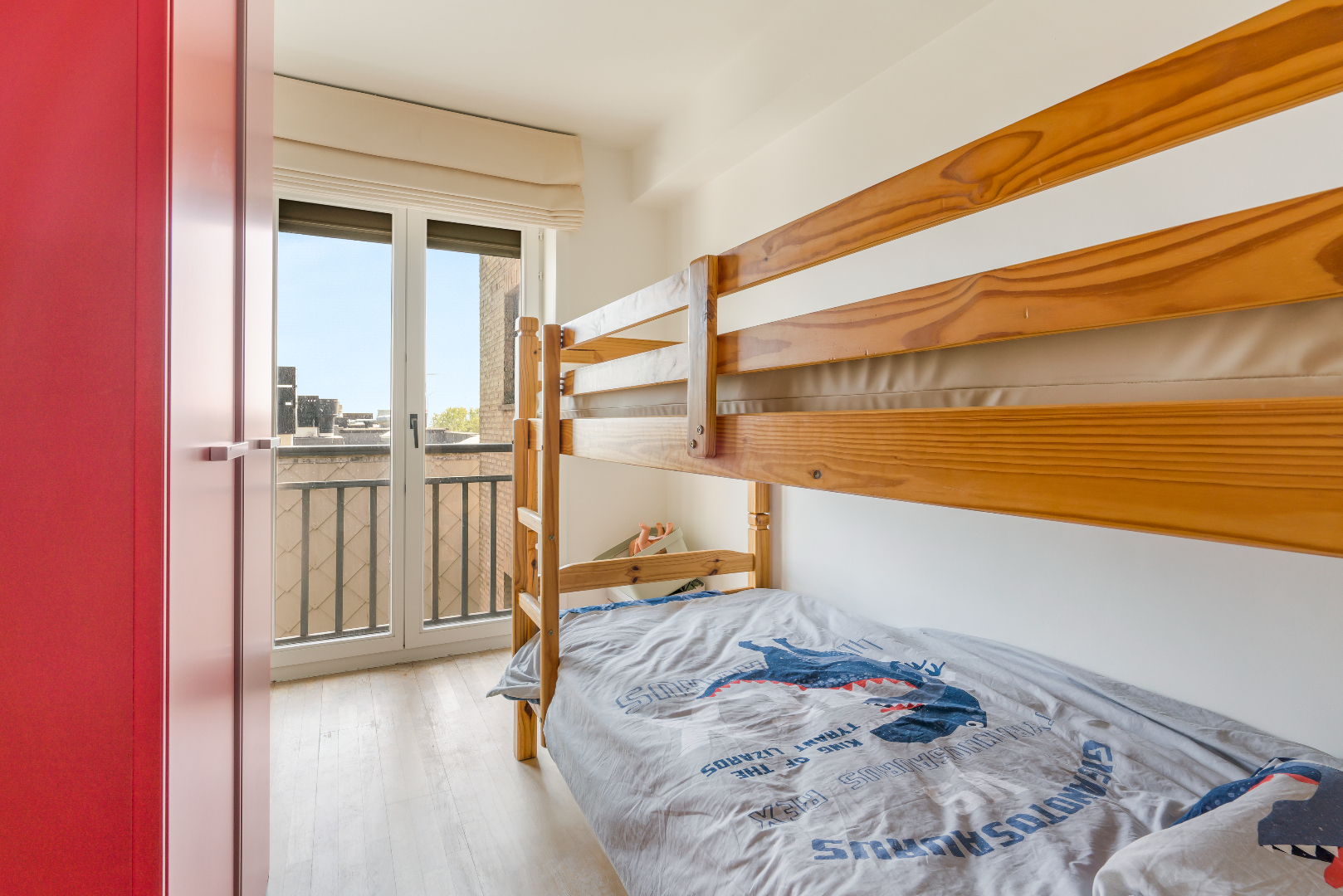 Topper! Mooi onderhouden 2 slaapkamer appartement 