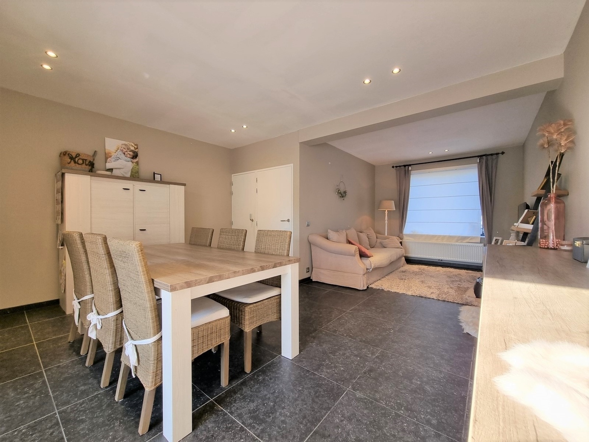 Leuke, volledige gerenoveerde woning met tuin - Roeselare 