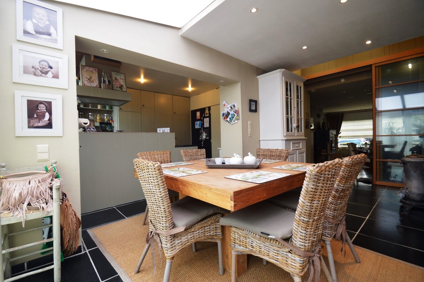 Mooie woning met hangar en ingericht appartement - Duinbergen 