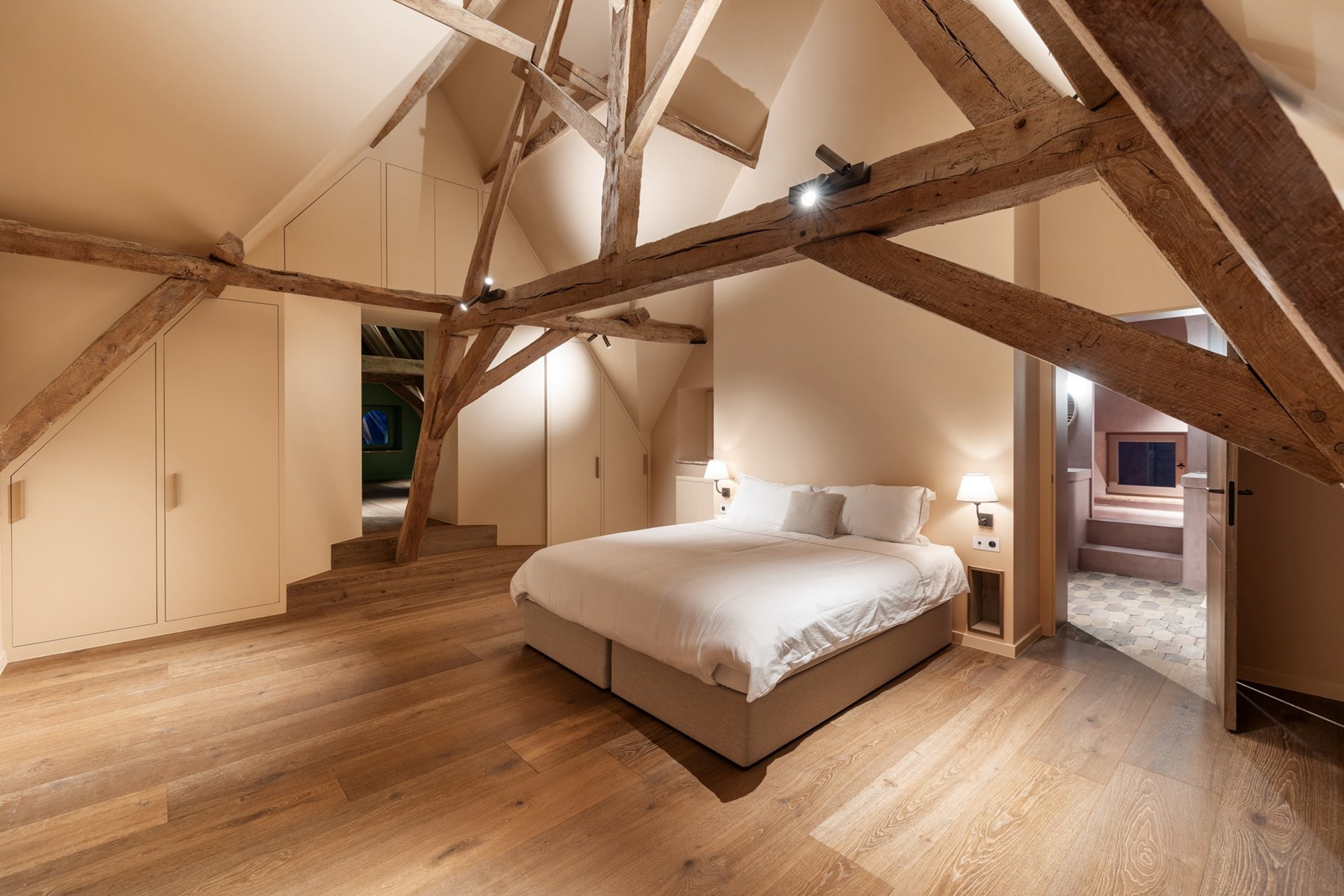 Authentiek gerenoveerde hoeve te Varsenare — een uitzonderlijk landelijke eigendom nabij Brugge 