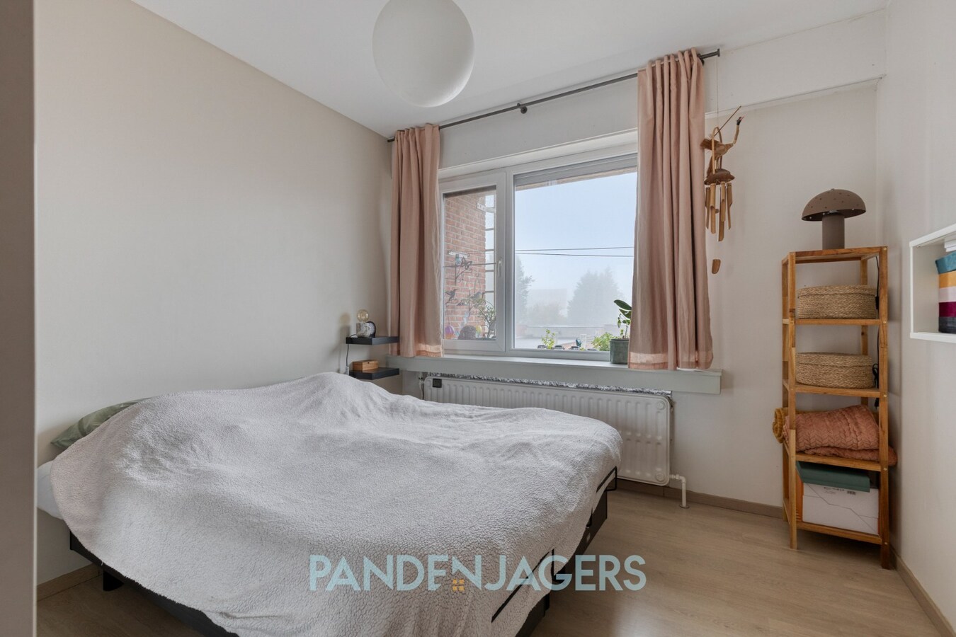 Volledig gerenoveerd appartement met garage te Duffel 