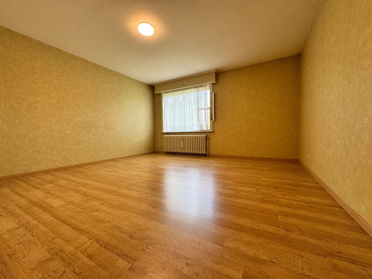 Woning met 4 slaapkamers en garage 