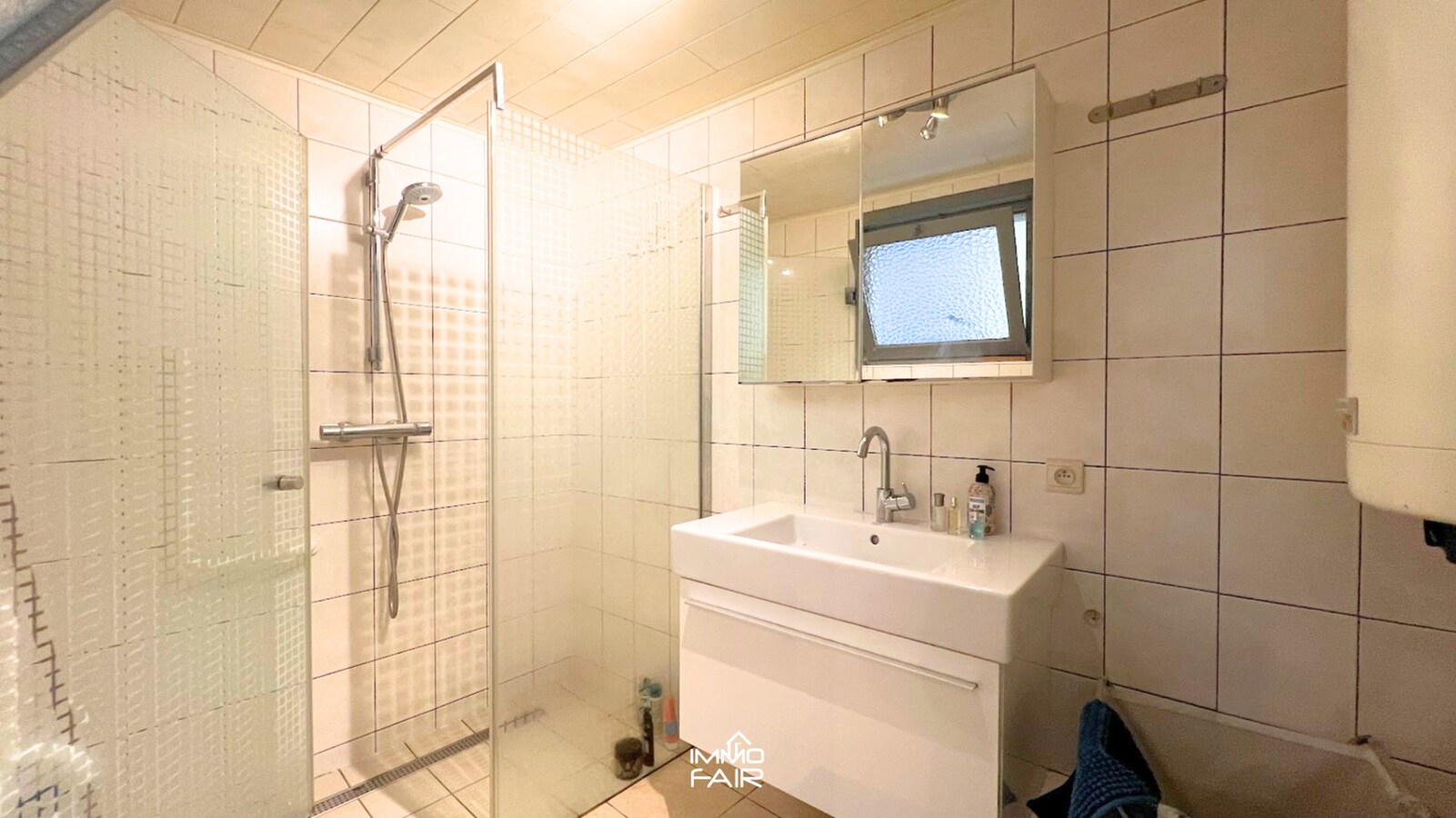 Budgetvriendelijke woning op royaal perceel! 