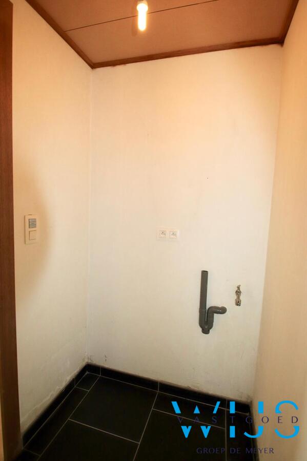 Recent tweeslaapkamer appartement met zonneterras &amp; garage te BASSEVELDE! 