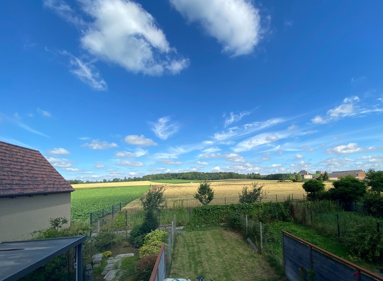Maison 3 chambres avec jardin situé dans le charmant village de Guignies ! 
