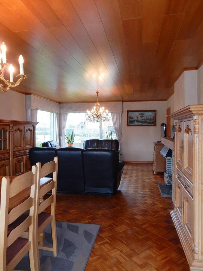 Ruime bungalow met grote zonnige tuin 