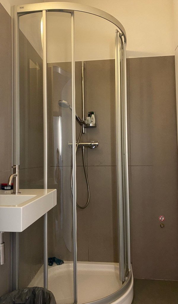 Gemeubelde kantoren in statig herenhuis aan R40 in Gent