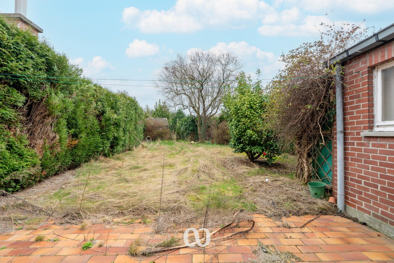 Ruime gezinswoning met 4 slaapkamers en tuin in Nederename 