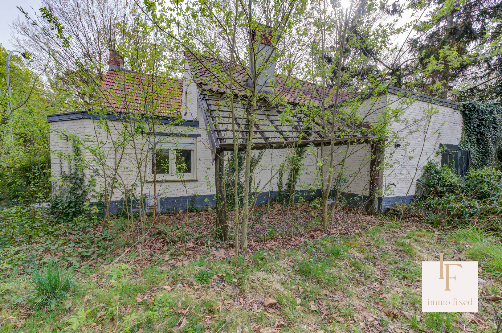 Af te breken woning op een perceel van 2804m2 te Halle-Zoersel. 