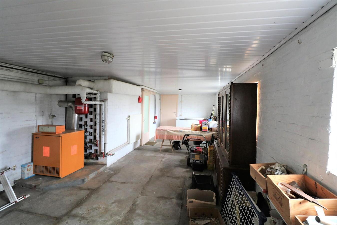 Rustige gelegen open bebouwing met bouwgrond op 2909 m² te Koekelare 