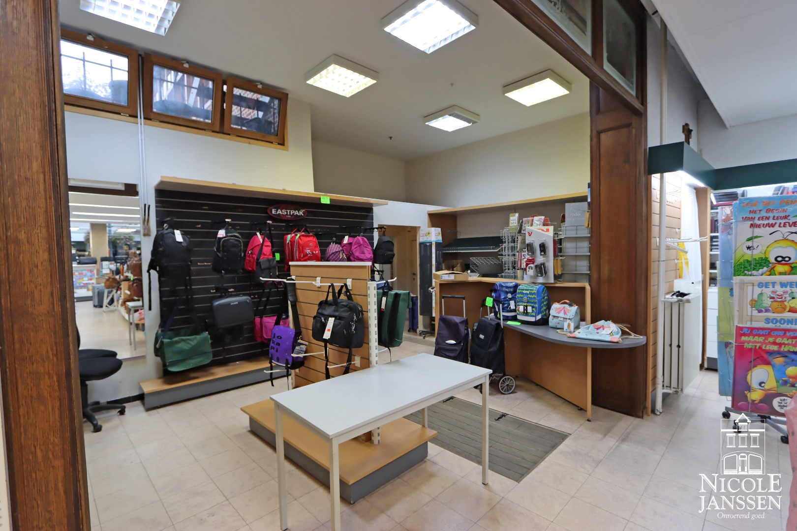 Gelijkvloers handelspand/kantoorruimte 