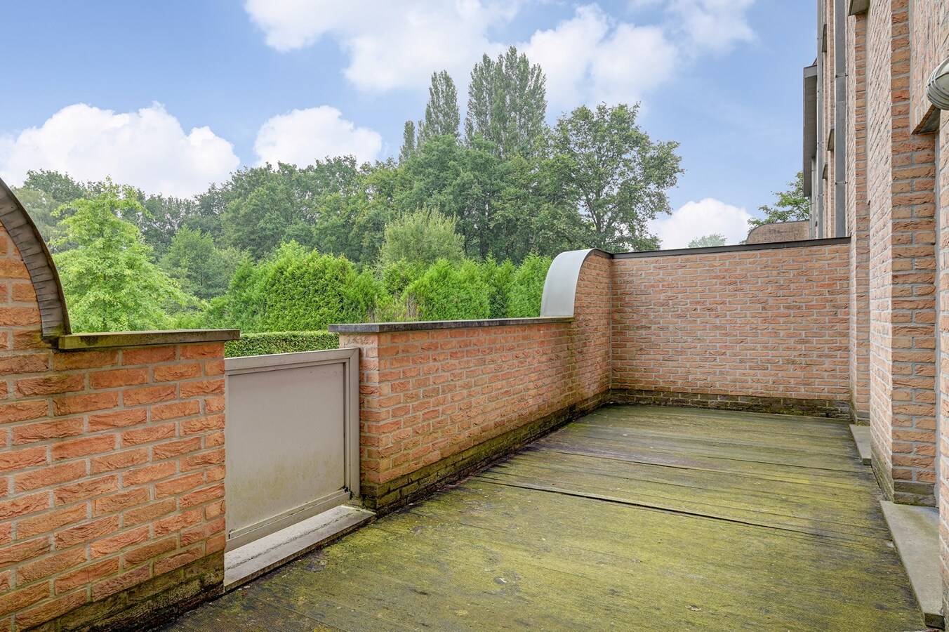 Ruim instapklaar appartement met grote terrassen 