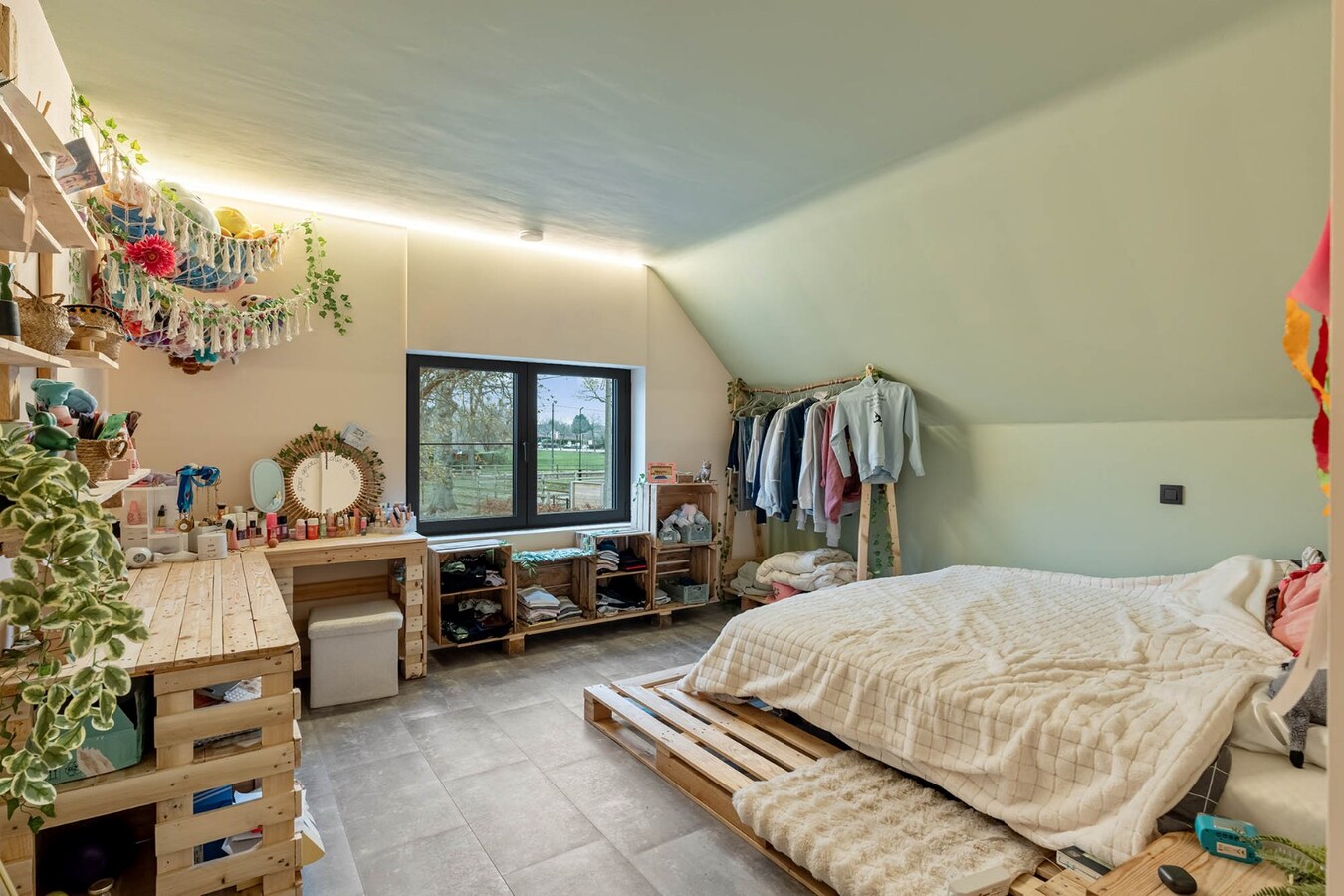 Uniek landhuis op een perceel van +/- 27 are in een GROENE oase 