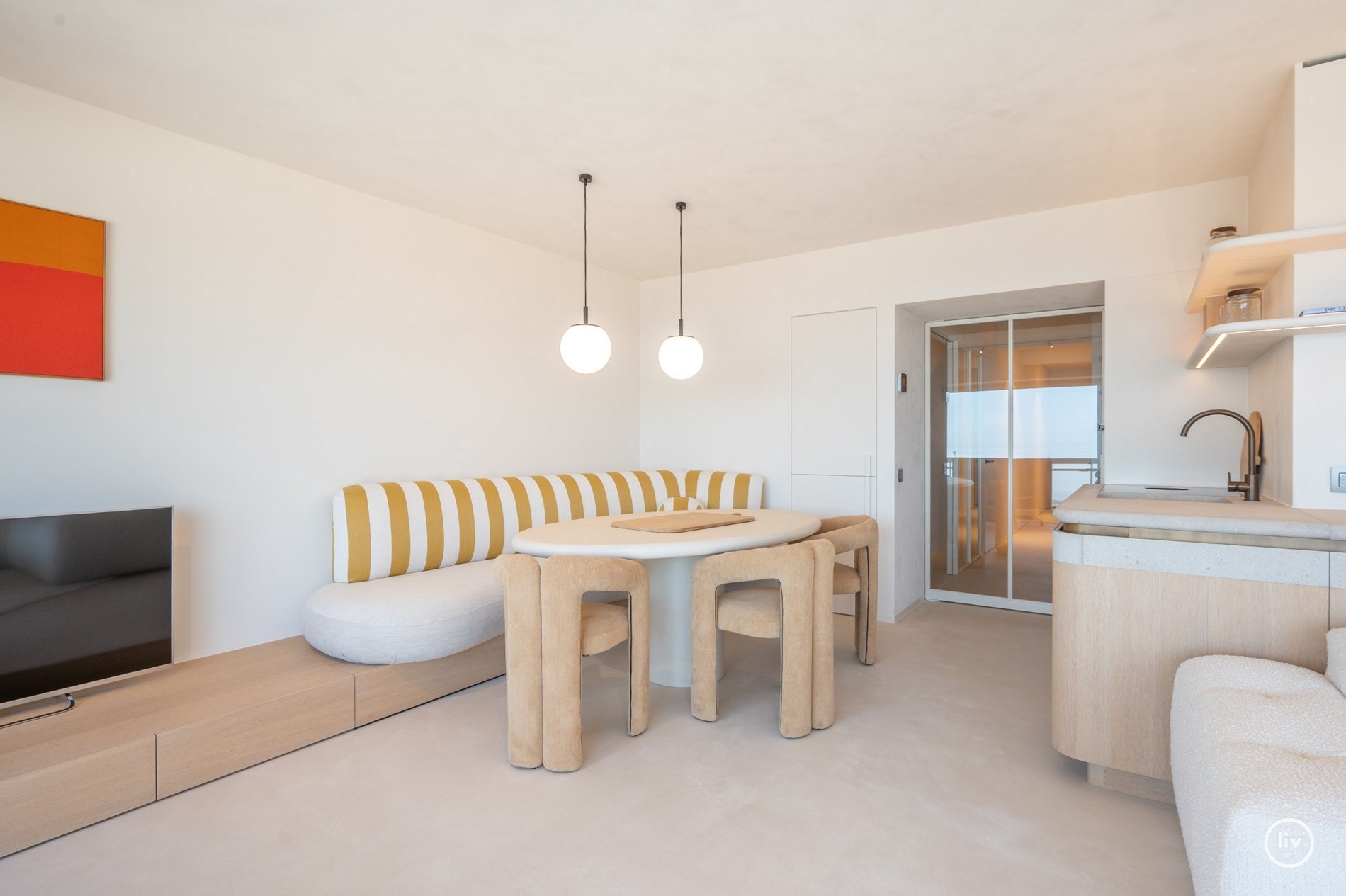 Appartement exceptionnellement rénové avec une largeur de façade impressionnante sur la digue - Knokke 