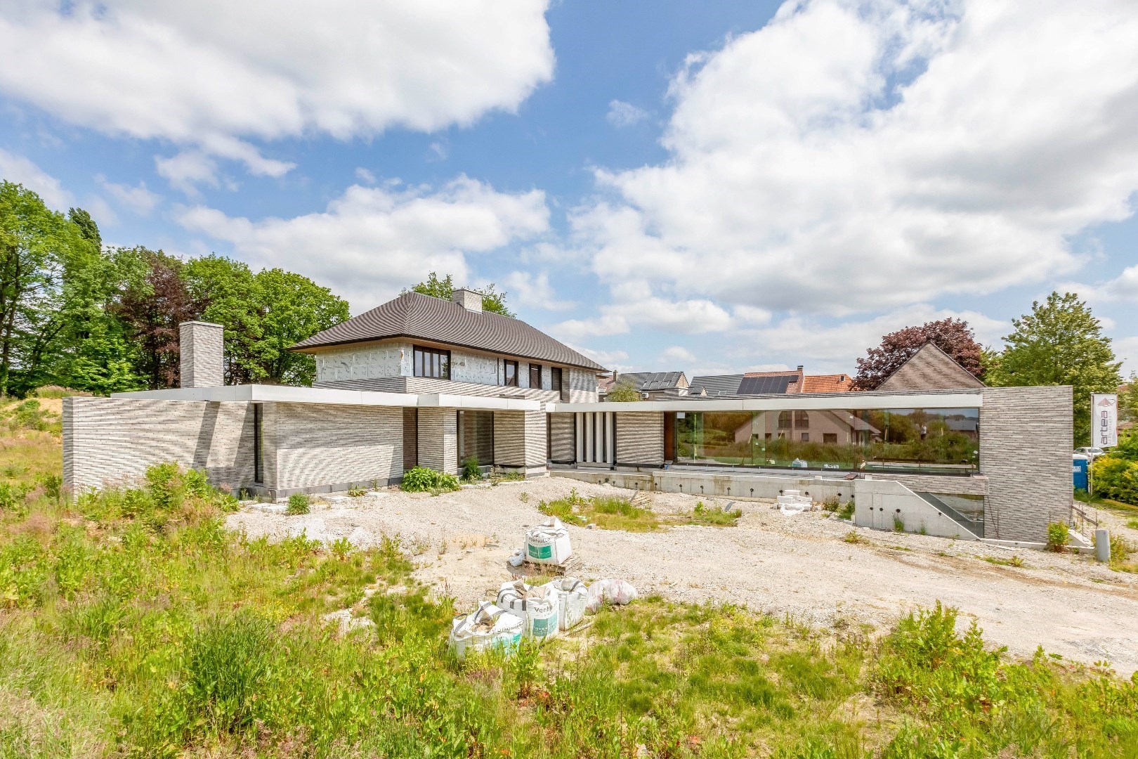 Unieke kans : exclusieve  riante villa  1400m²  by Artea en Piet Bailyu Architects 