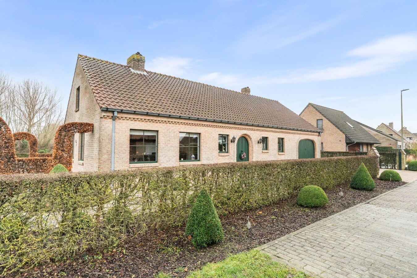 Charmante villa met open zicht in doodlopende straat te Sijsele 