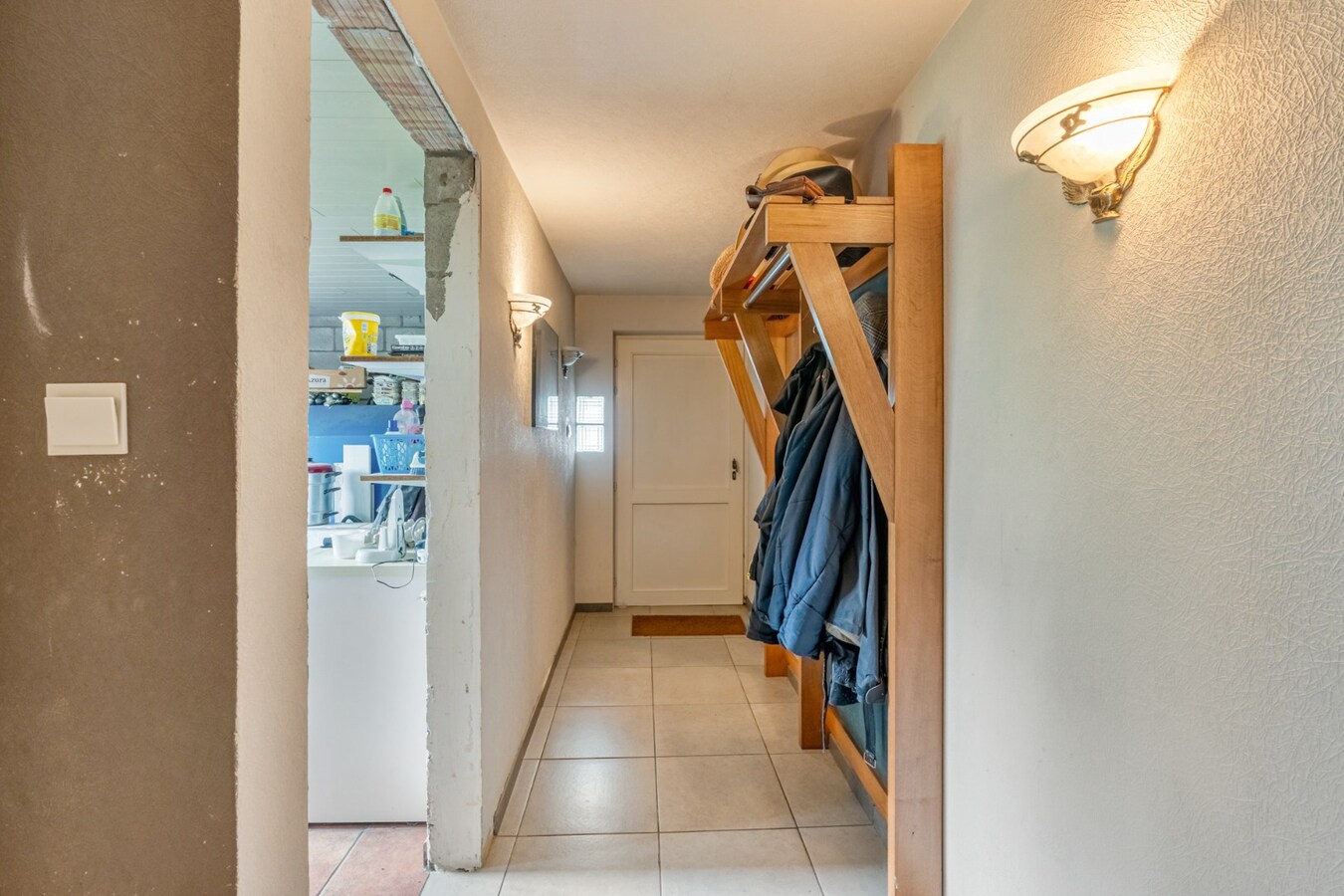 Uniek gelegen woning aan de bosrand op een perceel van 36a67ca waarvan 22a82ca geschikt is als paardenweide! 