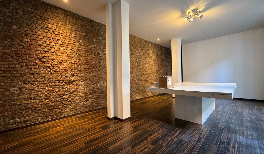 Kantoorruimte te huur op zichtlocatie langs N155 te Berchem