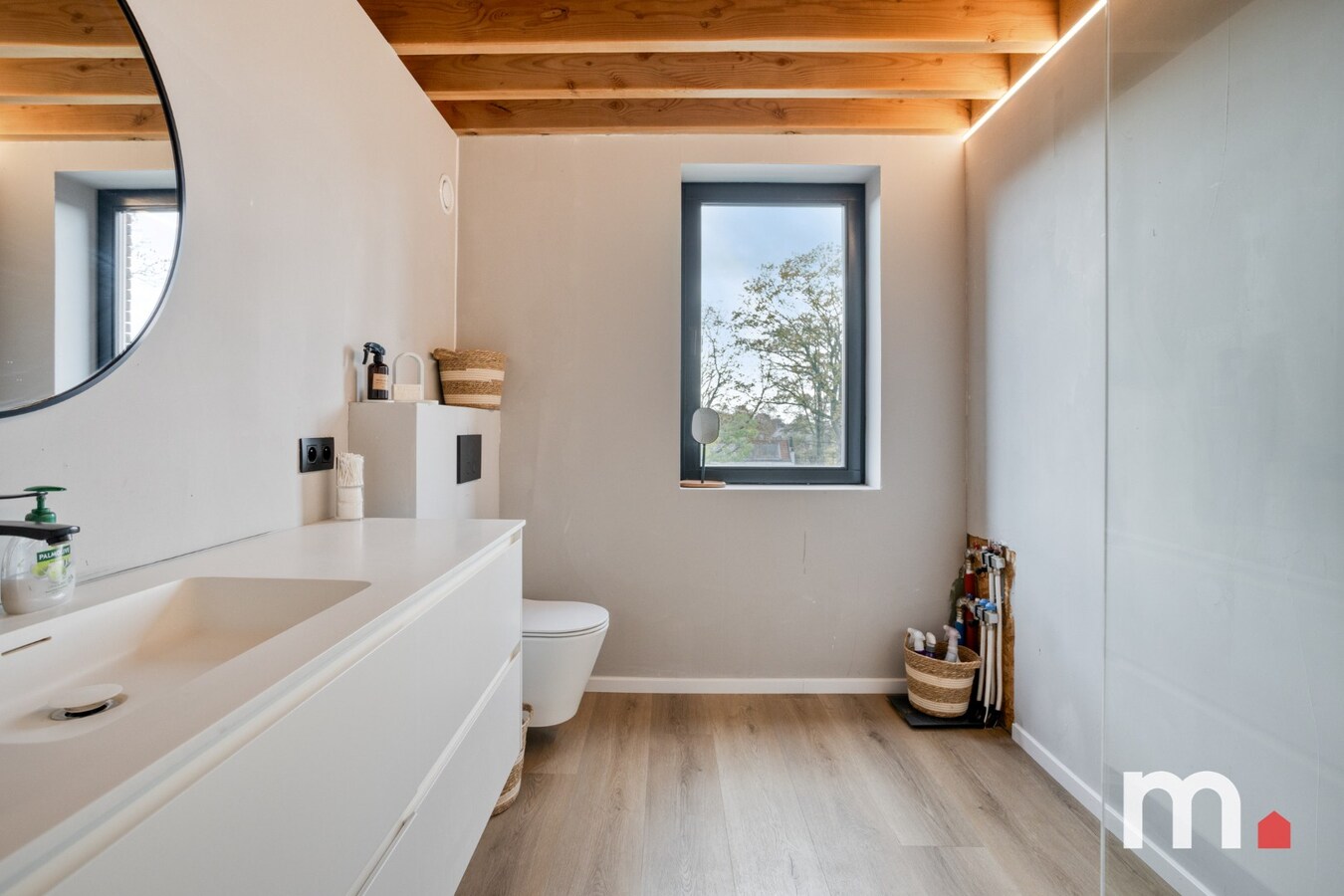 Unieke Villa te Lendelede met 5 slaapkamers met hoogwaardige afwerking ! 