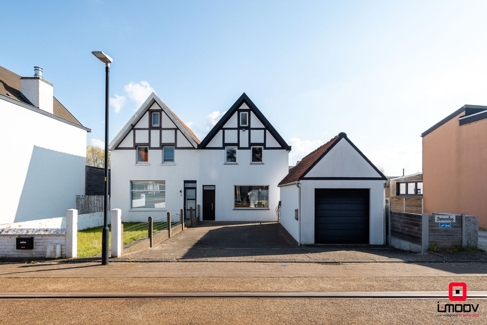 Authentieke woning met zonnige tuin en garage op gegeerde ligging te Knokke 