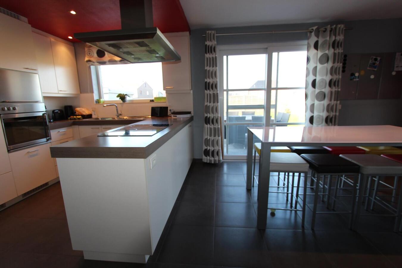 Alleenstaande woning met 5 slaapkamers te Koekelare 