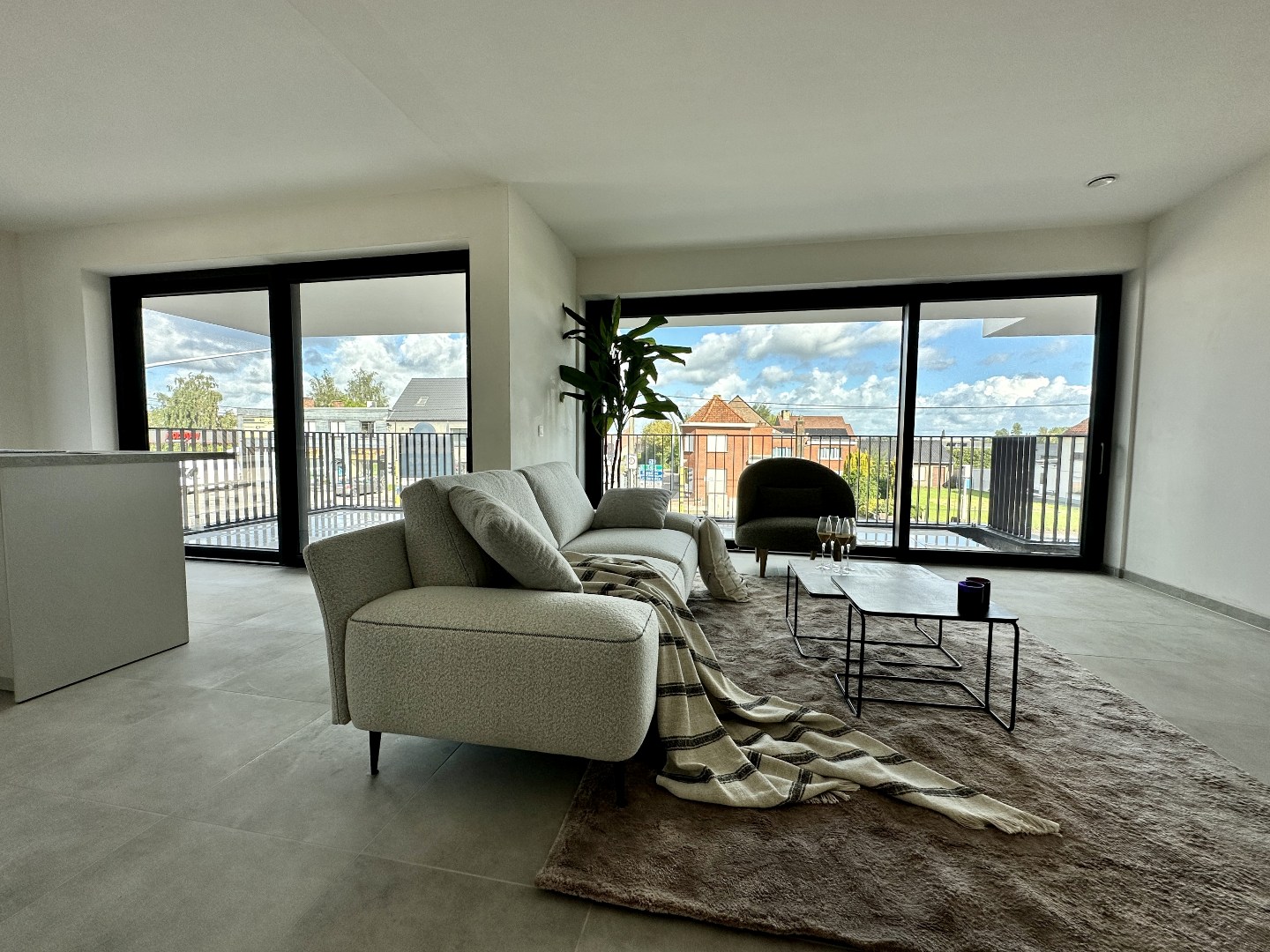 Prachtig lichtrijk en ruim (116 m²) nieuwbouw 2-slpk appartement met (zonne)terras(en), Kortemark 