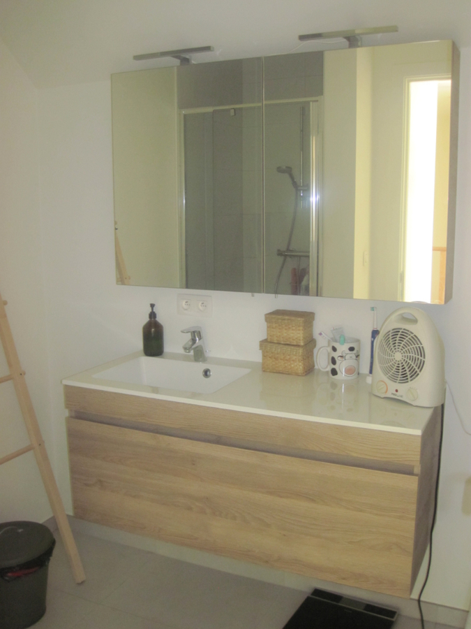 Nieuwe, ruime duplex!   GEEN VASTE KOSTEN !! 